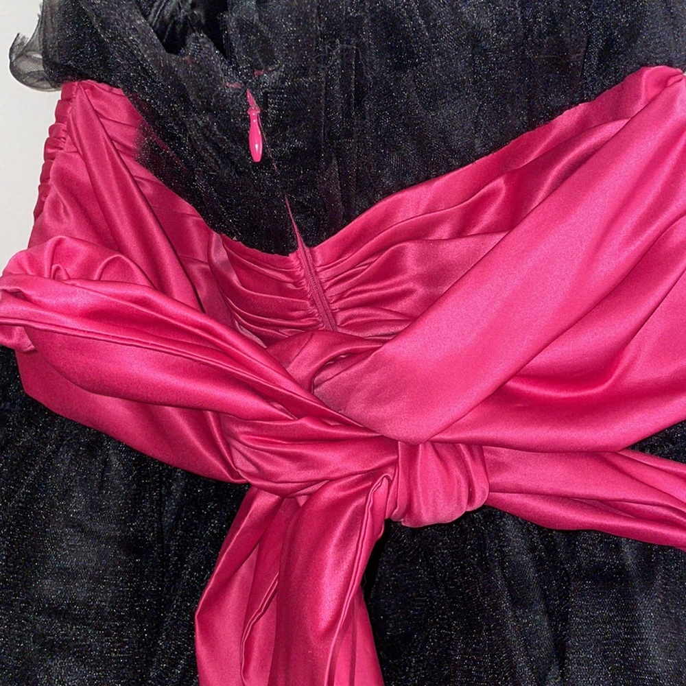 Betsey Johnson Ruffle Top - Picture 4 of 8